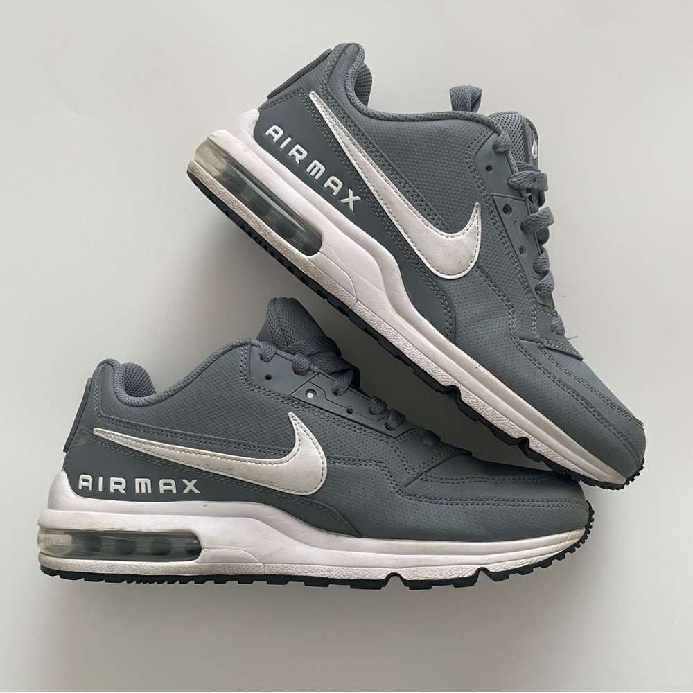 Nike Air Max Sneakers in Gray and White